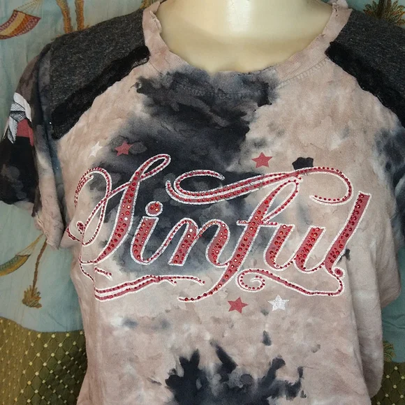 Medium Sinful by Affliction shirt - Picture 6 of 8